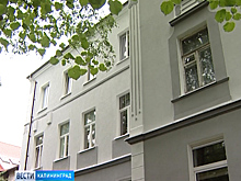 На ул. Адмиральской по решению суда капитально отремонтировали старинный жилой дом