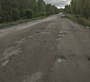 «Машины объезжают дорогу через канавы»: ремонт костромской трассы нагло сорвали