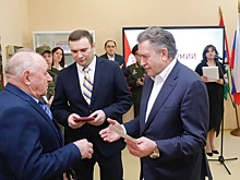 Депутаты Заксобрания открыли сельскую модельную библиотеку в Сузунском районе