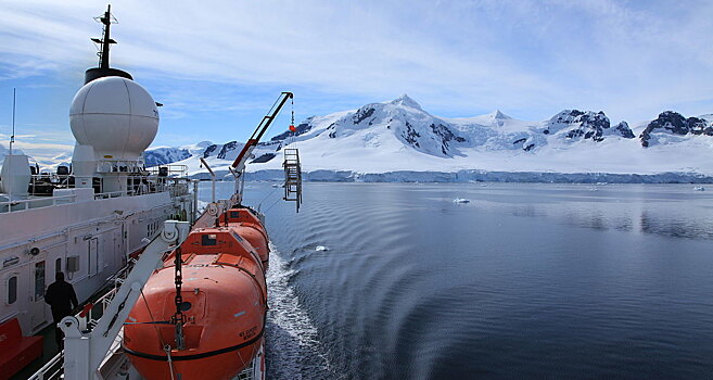 Ученые сплавали в Антарктику на зараженном корабле