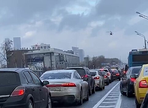 На Кутузовском проспекте столкнулись 5 автомобилей