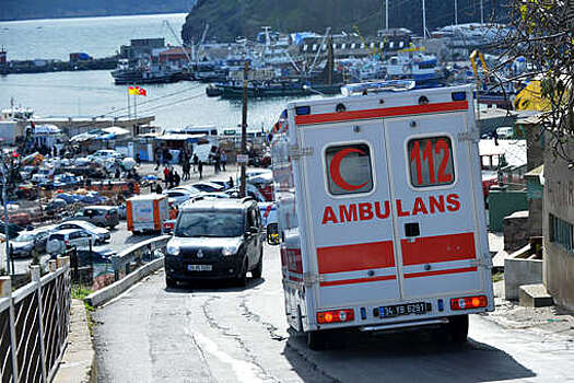 Один человек погиб и 15 пострадали в ДТП в Турции