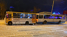 В Екатеринбурге в ДТП с троллейбусом и трамваем пострадал подросток