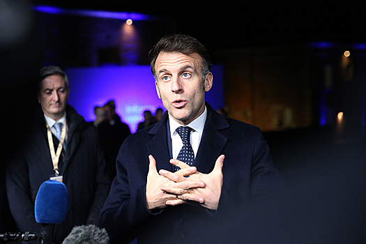 Политолог Орлов: Макрон стремится к переговорам с Россией