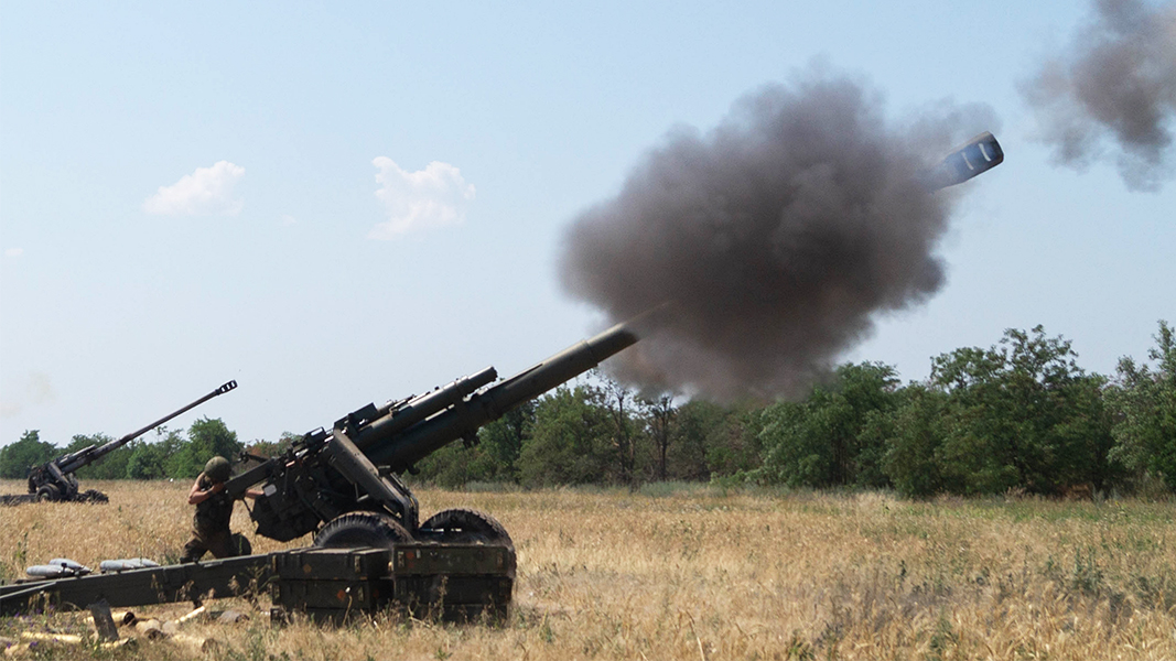 Работа гаубицы Мста-Б ВС России по целям в зоне СВО попала на видео