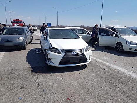 9 машин повреждено: озвучены новые подробности серьезного ДТП в Приморье (фото)