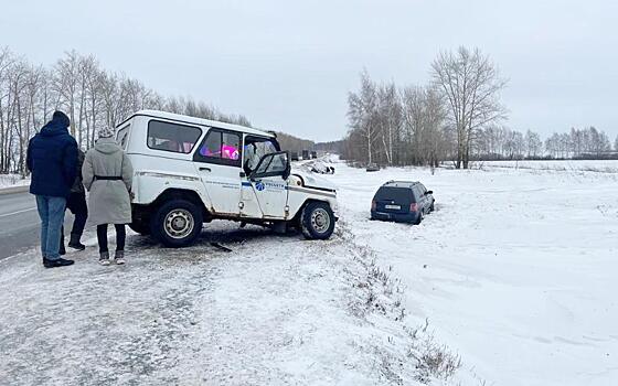 В Захаровском районе в массовой аварии с УАЗ «Россетей» пострадали 3 человека