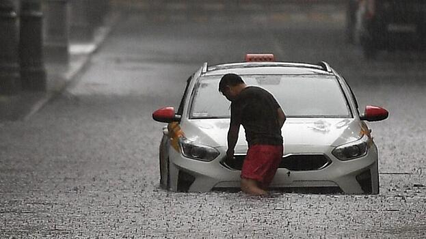 Москвичам напомнили о праве получить выплаты из-за "суперливня"