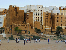 Кто построил небоскребы в пустыне 2000 лет назад