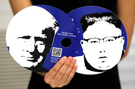 Ким Чен Ын сделал "селфи" с сингапурскими министрами