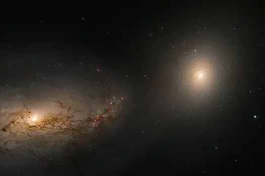«Хаббл» прислал фото двух «танцующих» галактик