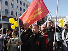 «Коммунисты России» поздравили кировчан с Днём Победы и накормили солдатской кашей
