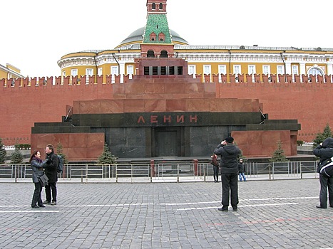 Как Крупская хотела похоронить Ленина