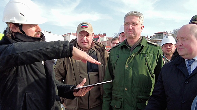 Тимур Иванов и губернатор Севастополя посетили строительные площадки Минобороны в Крыму