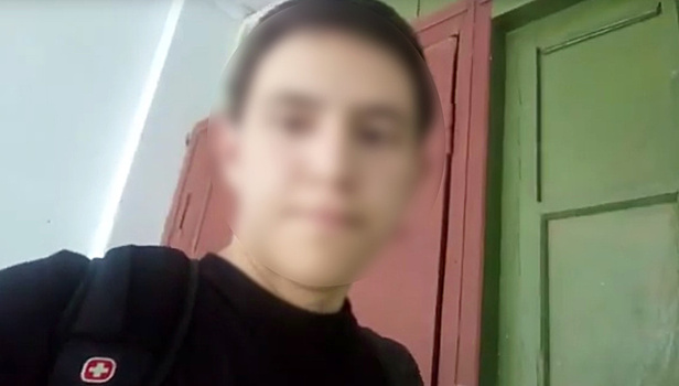 Суд продлил арест подростку, напавшему с топором на школу в Вольске