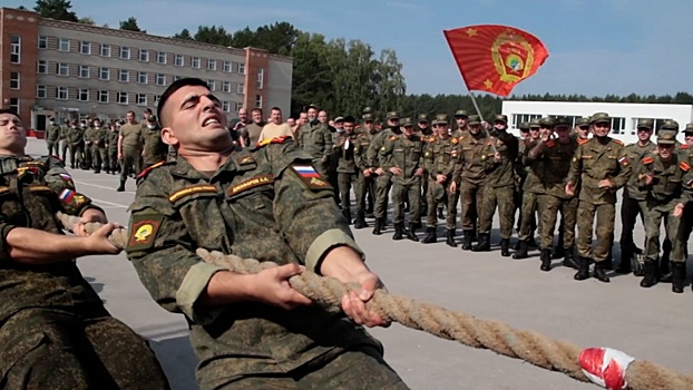 Эстафета, подтягивание, стрельба: как военные разведчики разминаются перед конкурсом АрМИ в Новосибирске