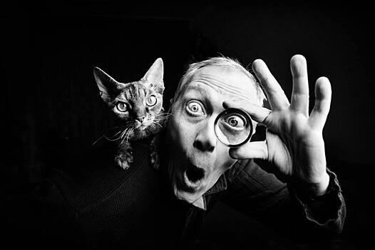 Сибирячка взяла приз международного конкурса с чёрно-белой фотографией кота на плече