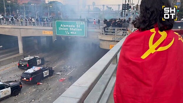 Shot: в ходе протестов в американском Сан-Франциско на улицах мелькал флаг СССР