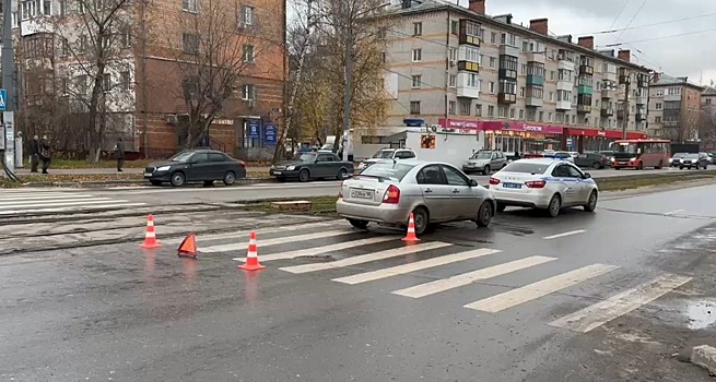 Автомобиль сбил женщину и ребенка в Нижнем Новгороде