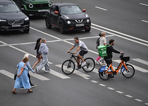 Пешеходов захотели штрафовать по камерам наблюдения. Какие ведомства раскритиковали идею