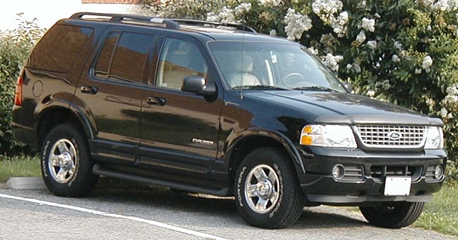 Иномарку курганского чиновника отобрали в пользу врачей