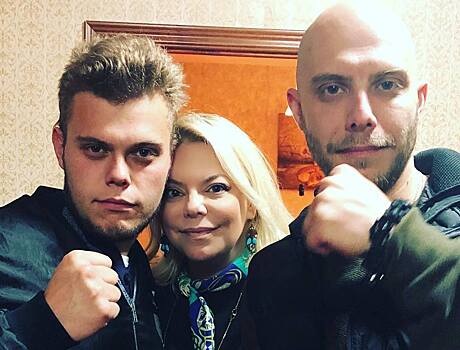 Яна Поплавская трогательно поздравила младшего сына с днем рождения