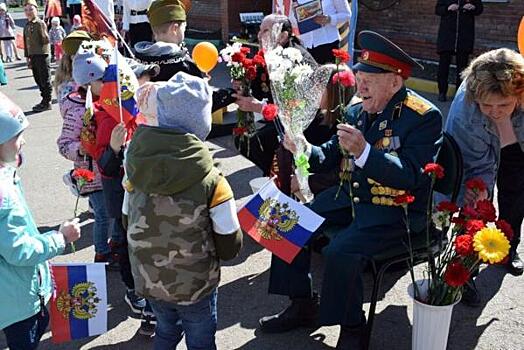 В Красноярске поздравляют ветеранов ВОВ