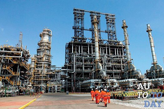 Министерство инфраструктуры намерено возобновить работу украинских нефтеперерабатывающих заводов