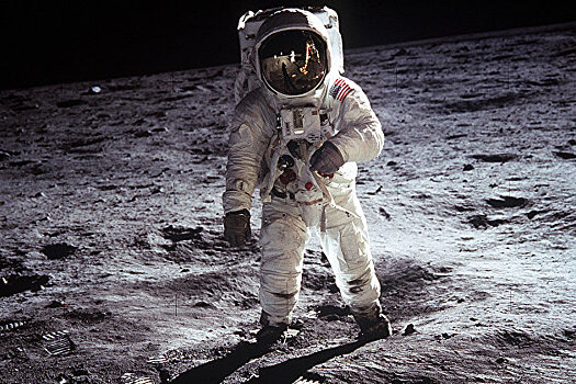 Безос предложил НАСА разработку лунного модуля с покрытием перерасходов