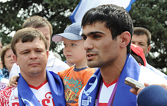 Дзюдоист Галстян сообщил, что раненный в Запорожье тренер Романов будет прооперирован
