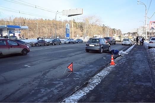 В Екатеринбурге иномарка насмерть сбила пешехода