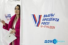 В день выборов в Ростове гражданка пыталась разрисовать списки избирателей губной помадой
