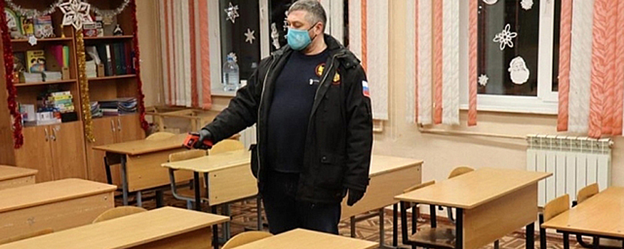 Детский омбудсмен Ярославской области Крупин провел проверку школы, в которой замерзают ученики