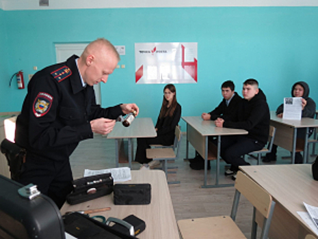 Самарские полицейские продолжают проводить мероприятия в рамках Всероссийской акции «Студенческий десант»