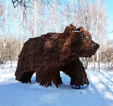 В Затюменском парке переделали фигуру медведя