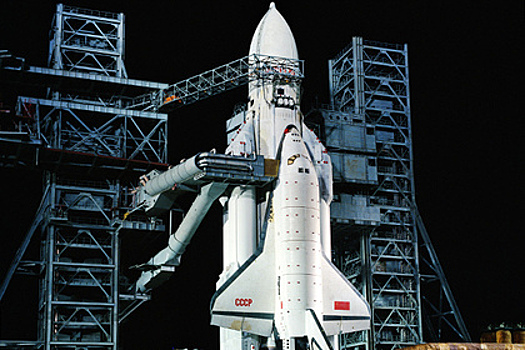 Ракета-носитель «Энергия» с многоразовым кораблем «Буран»