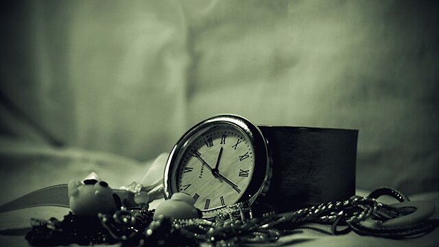 Почему у покойников останавливаются часы