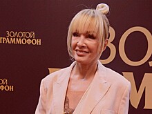 Чушь и глупость: Лоза высмеял Вайкуле за слова о том, что президентом России могли бы стать Пугачева или Галкин