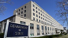 Госдеп разрешил семьям госслужащих США покинуть Россию