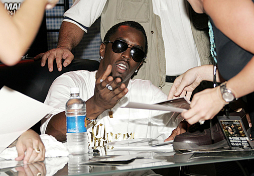 Скандал с пи дидди 2025 подробности Diddy Chills With Kim Porter & The Twins On Their Yacht In St. Barts The Young,
