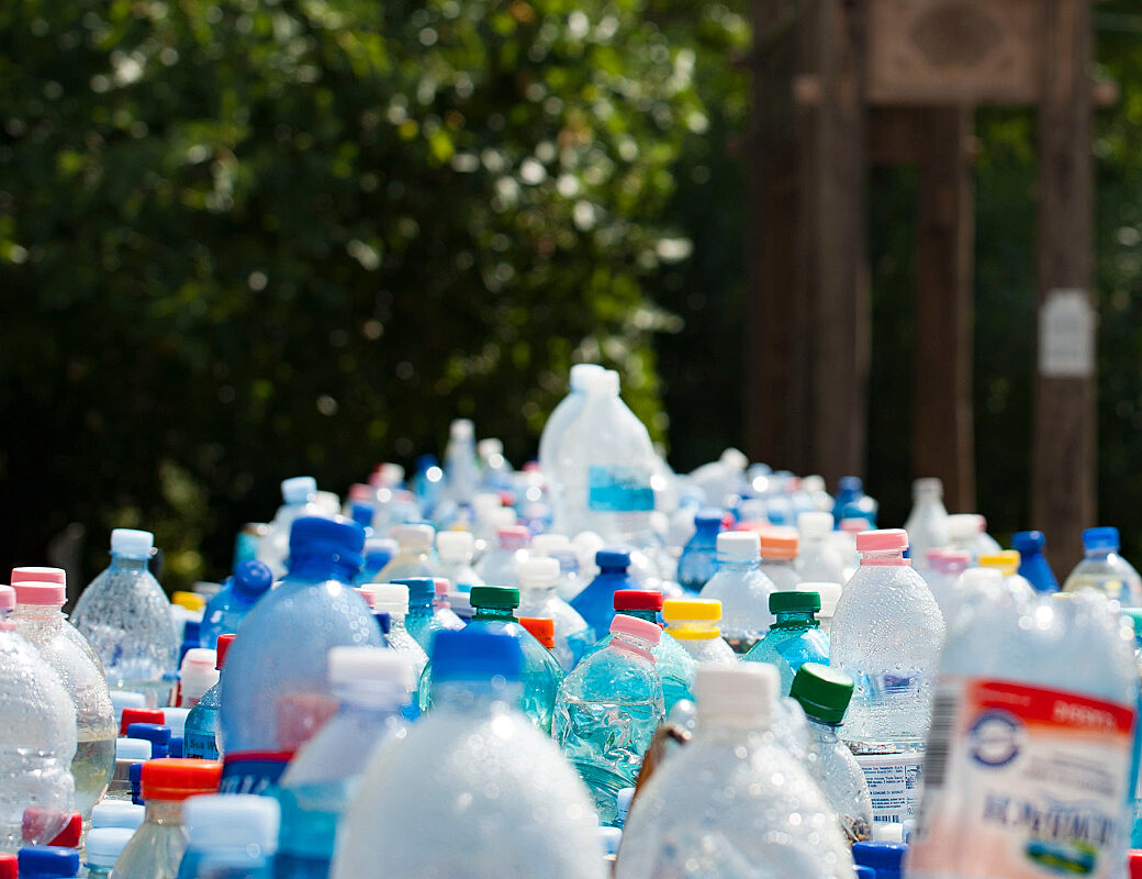 Пластиковые бутылки помогут разлагать опасный пестицид