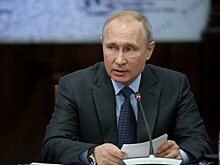 Владимир Путин пообещал поддержку ­судостроителям