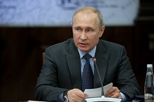 Владимир Путин пообещал поддержку ­судостроителям