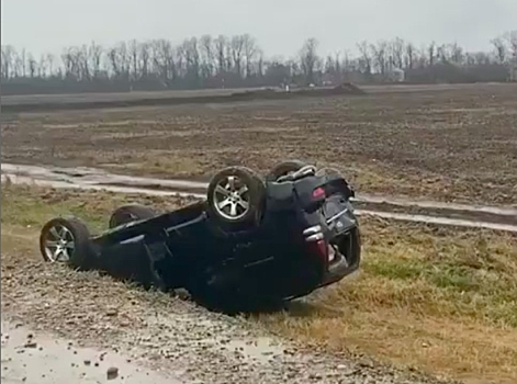 ДТП. В Краснодаре КАМАЗ не пропустил «обочечника» на Toyota Land Cruiser Prado (видео)