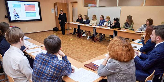 Москвичам объяснили, чем занимаются управляющие советы в школах