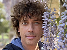 Максим Галкин* поделился редкими совместными фото с Аллой и детьми