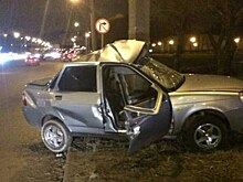 В Череповце Лада Приора врезалась в столб, пострадал трехлетний ребенок