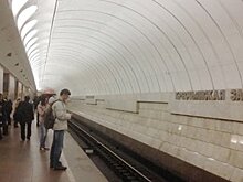 Упавшего на рельсы в метро мужчину госпитализировали