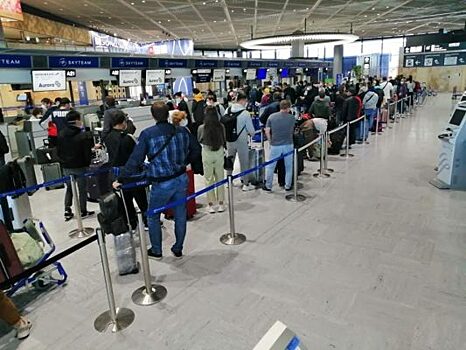 Застрявшие в Японии приморцы прилетели домой