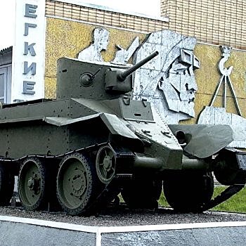 Колёсно-гусеничный «танк-агрессор»: несоветская история